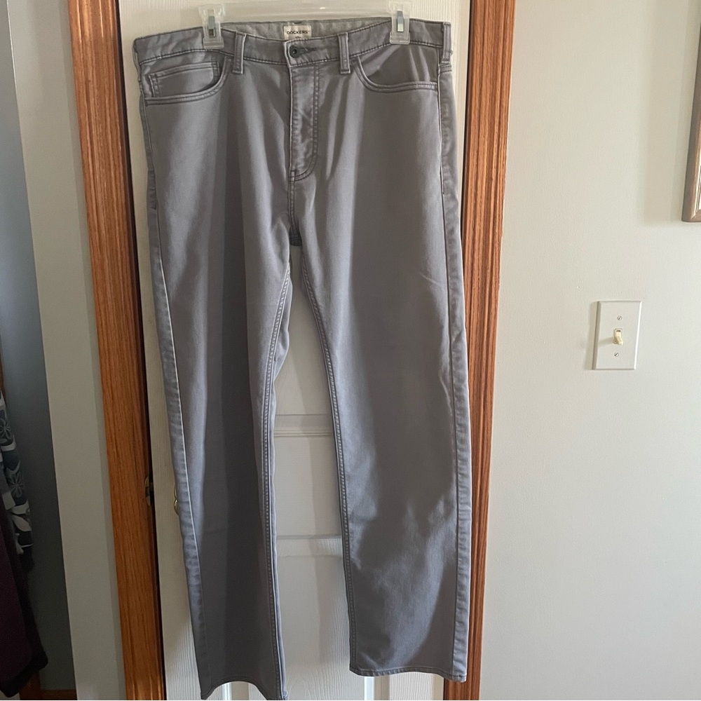 Dockers Straight Fit Light Gray Pants- W34 L32